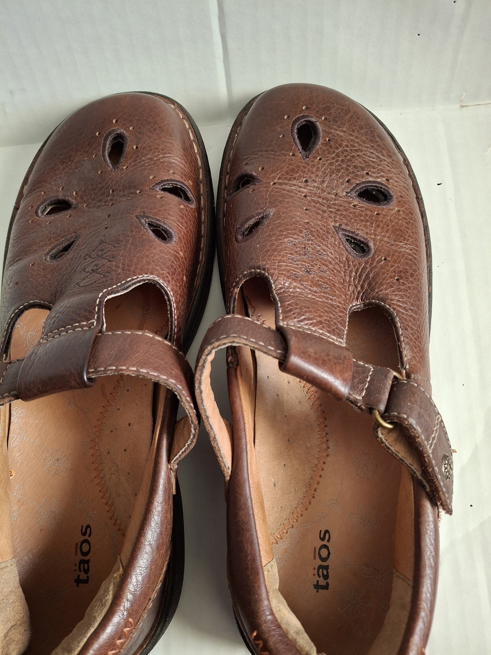 Taos Footwear Brown Leather Cutout Sandals
